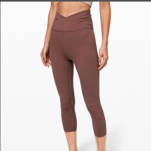 Align crop cross waist